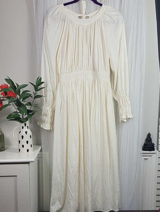 yoomini Dresses & Skirts - Yoomini Women's Cream Long-Sleeve Midi Dress with Smocked Cuffs. Size S